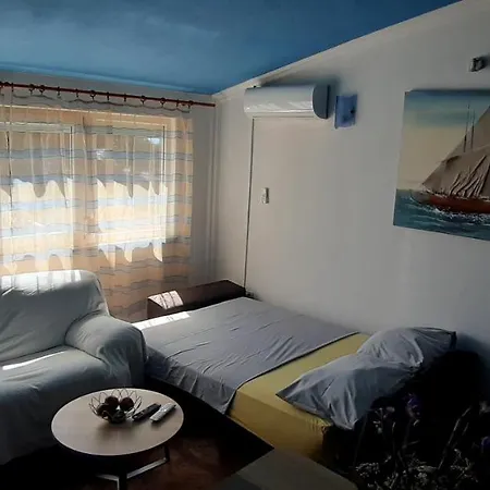 Apartment Petrovic Kastela